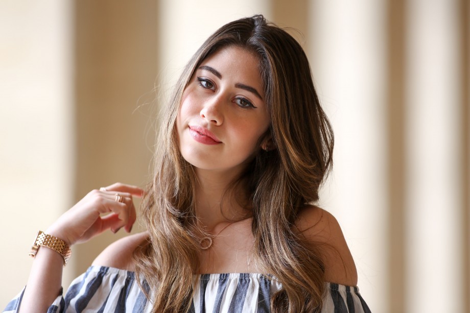 how to style bardot off the shoulder top