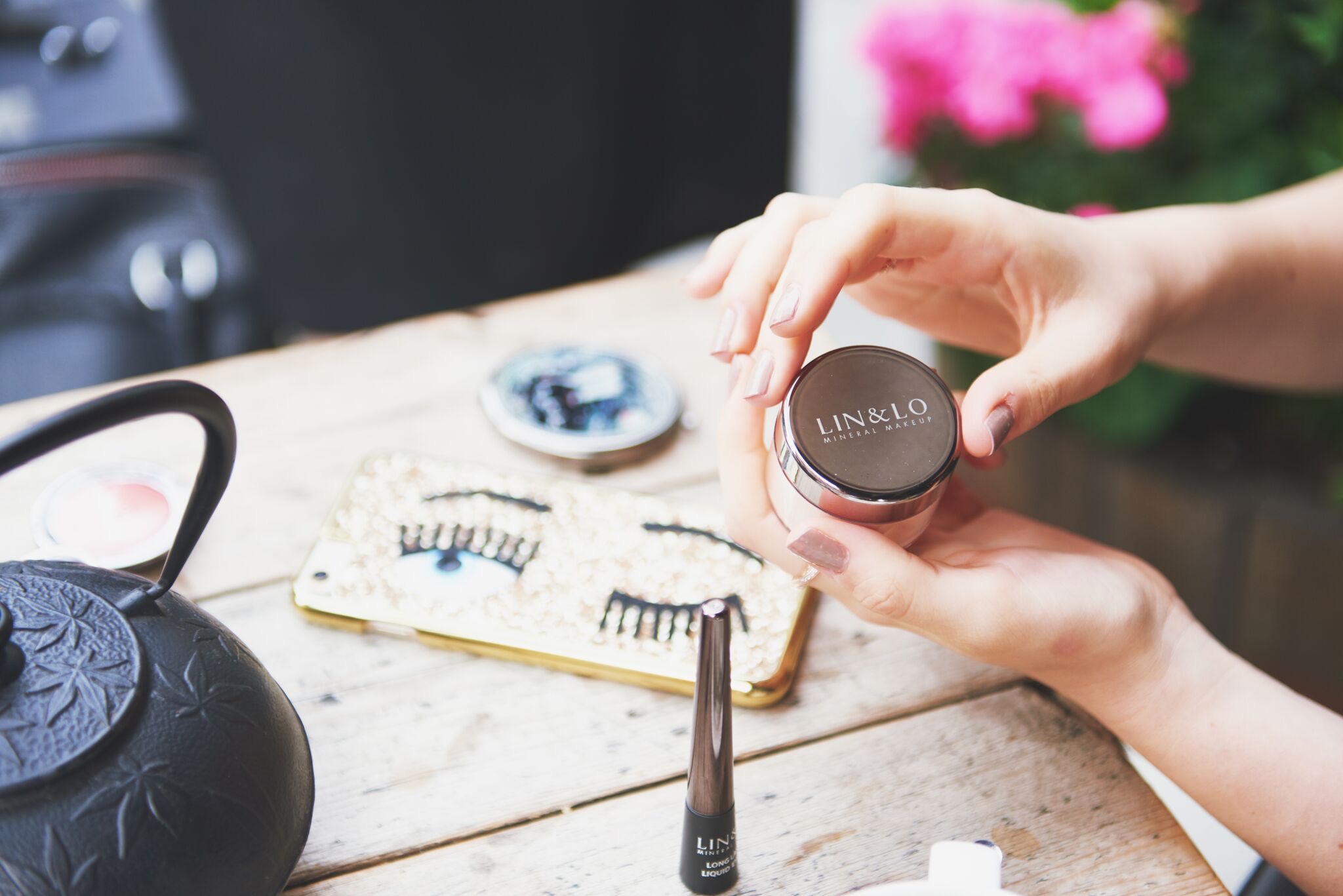 lin&lo mineral makeup