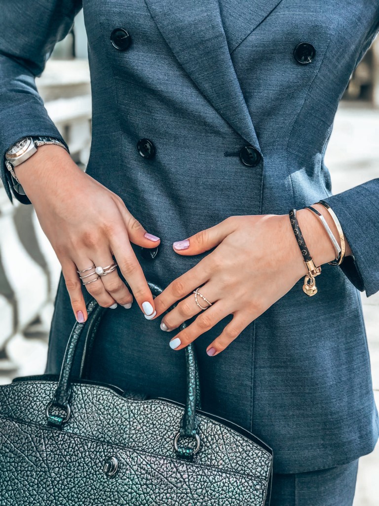 the power suit wearing suistudio