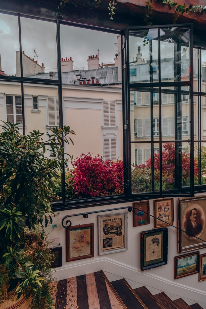 paris travel blogger pink mamma